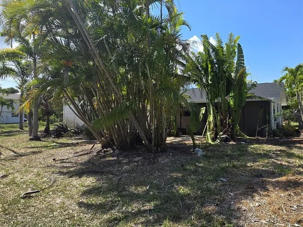 7211 Orange Ave, Bokeelia, FL 33922