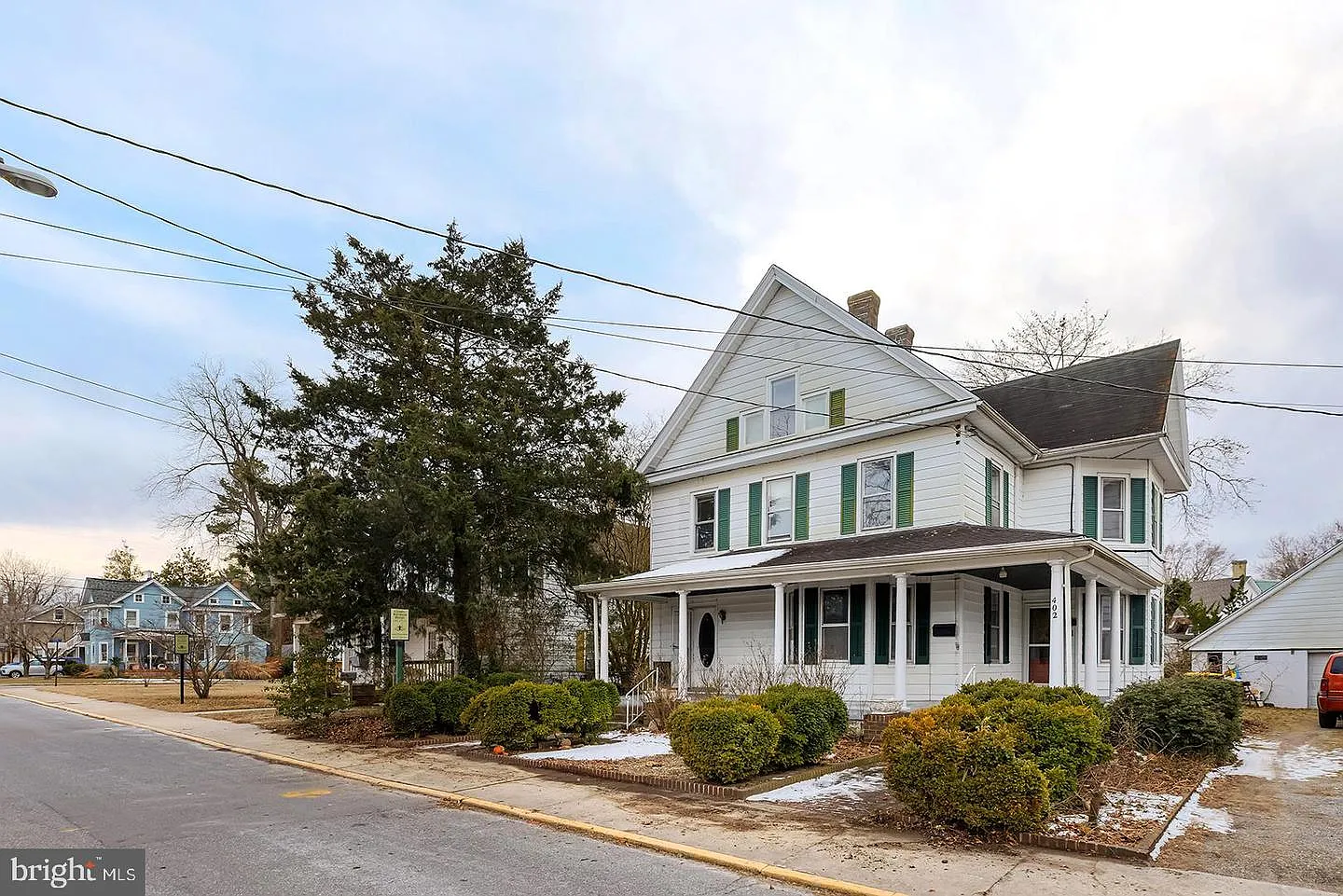 402 Pine St photo 1