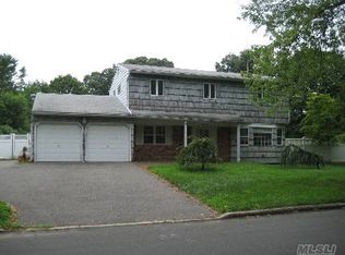 59 Verleye Ave, East Northport, NY 11731