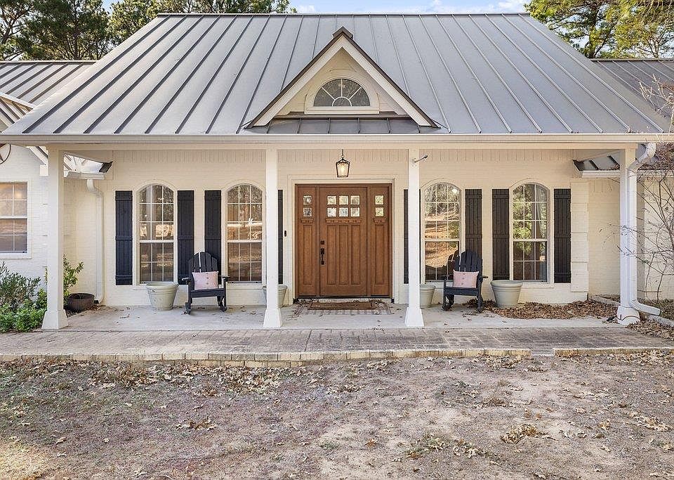 1st image of 126 Pine View Loop