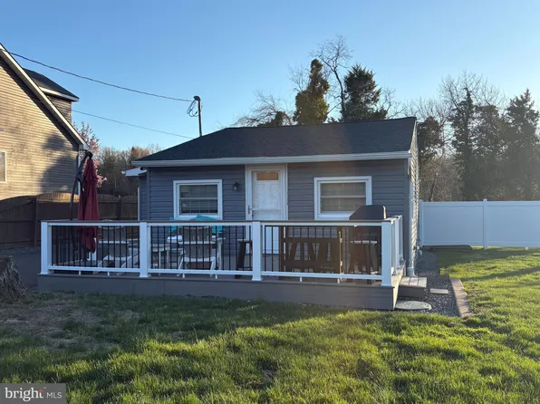 128 Hollywood Beach Rd, Chesapeake City, MD 21915