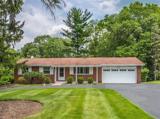 8174 Crystal Creek Rd, Northfield, OH 44067