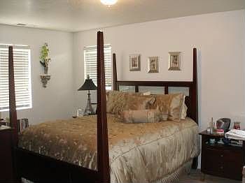 4th image of 3886 Vendee Ave
