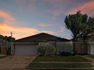 8030 Cobblefield Ln, Houston, TX 77071