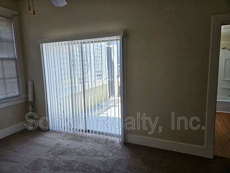 110 S Pierce St #C — Photo 20