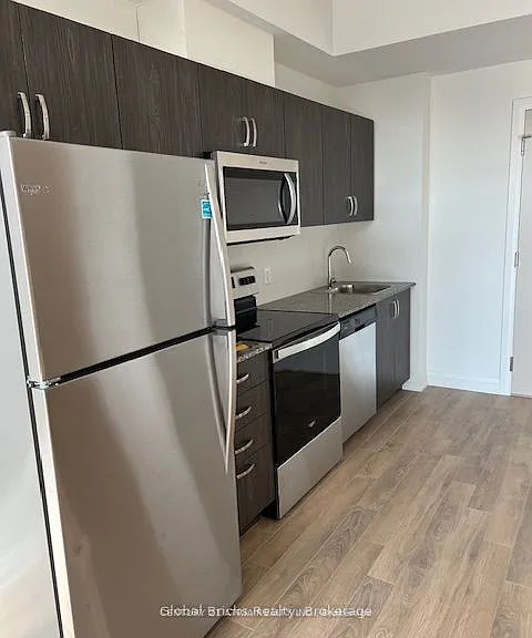 10 Meadowglen Pl #410 — Photo 3
