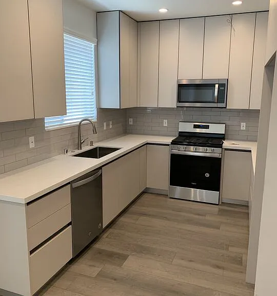1721 Granville Ave #2 — Photo 5
