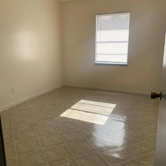 5440 Makeig St — Photo 4