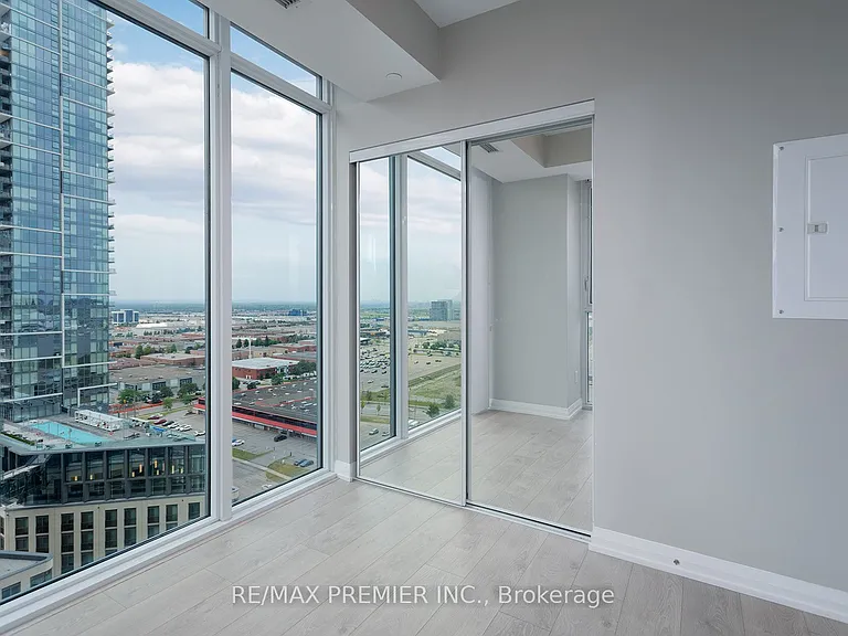 7895 Jane St #1906 — Photo 11