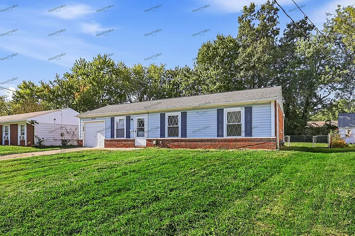 3 bed, 1.0 bath, 925 sqft, $1,495 — Photo 3