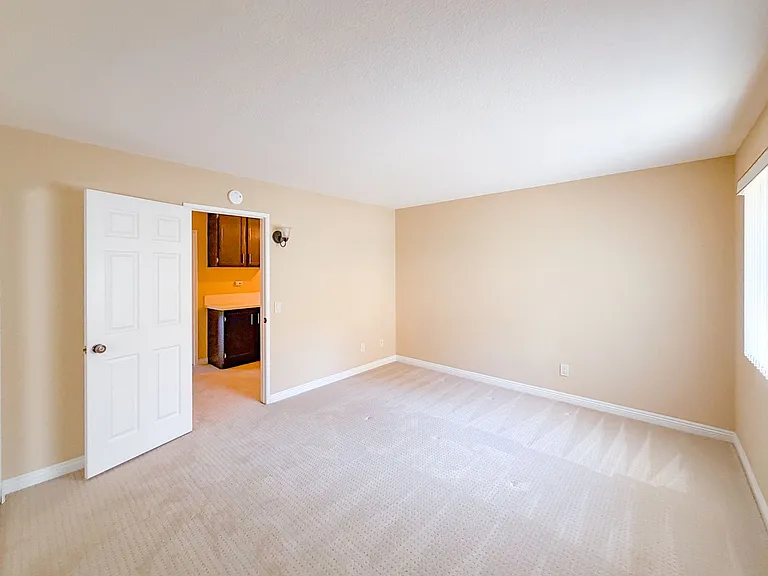 2621 Plaza Del Amo #519 — Photo 12