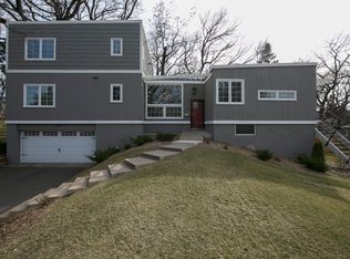 4615 Roanoke Rd, Golden Valley, MN 55422