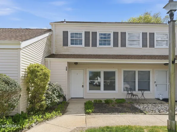 38 Mediterranean Court, Barnegat, NJ 08005