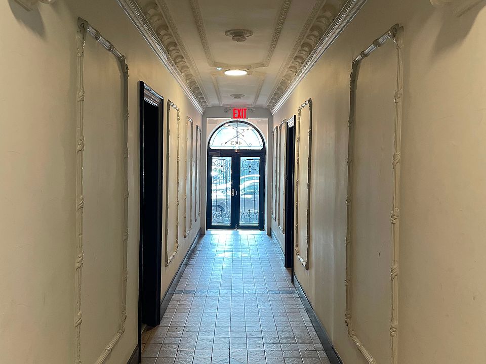 2nd image of 423 16th St APT 2