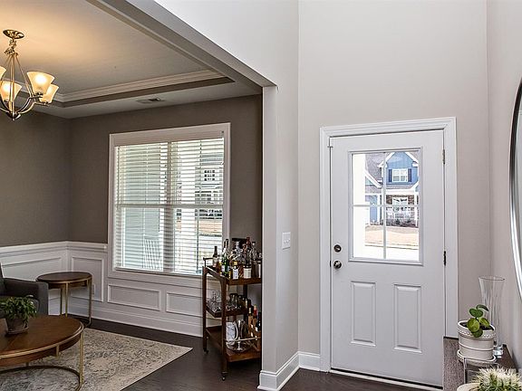 5th image of 511 Everglades Dr