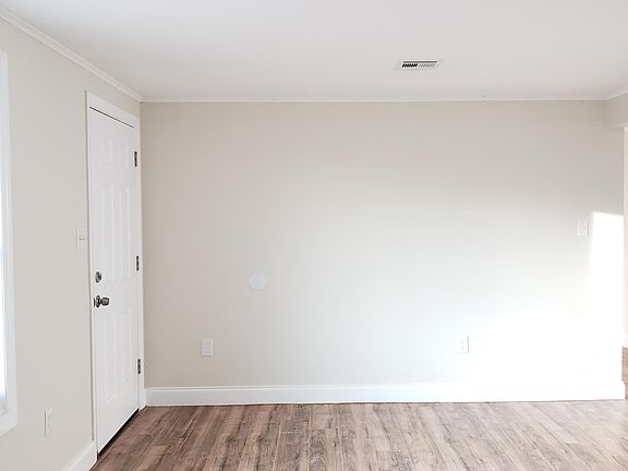 2nd image of 733 Montauk Dr