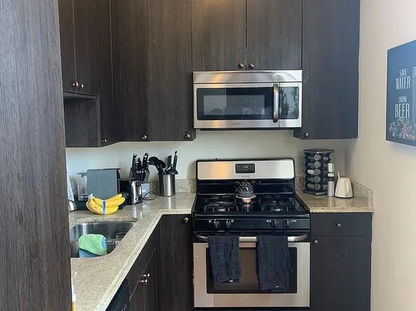 1738 W Huron St, Chicago, IL