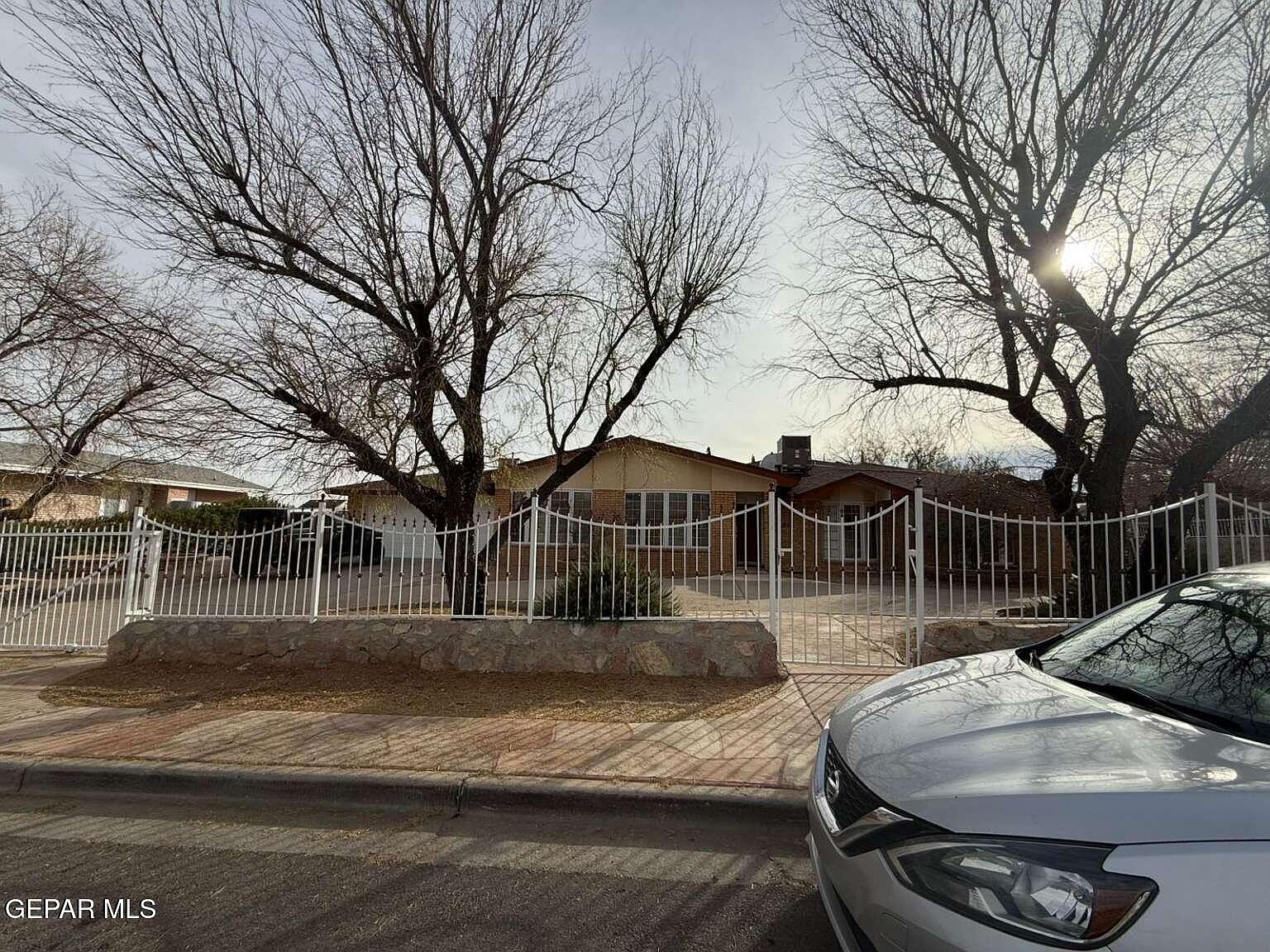 10904 Don January Dr