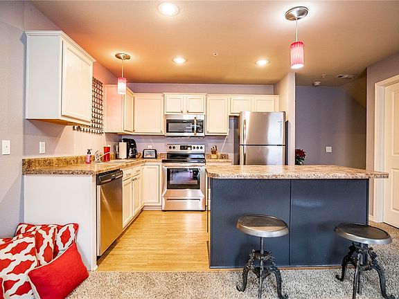 4th image of 2831 Redstone Dr
