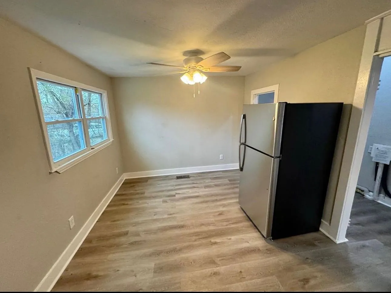 3 bed, $1,350 — Photo 4