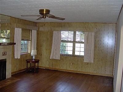 4th image of 711 Broadmoor Dr