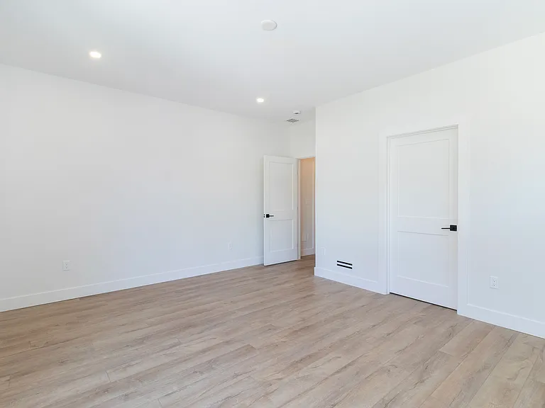 650 Main St #3 — Photo 43