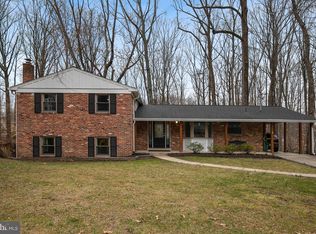5016 Red Fox Dr, Annandale, VA 22003