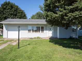 2920 Center St, Cedar Falls, IA 50613