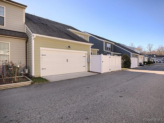 3rd image of 4060 Prospect St