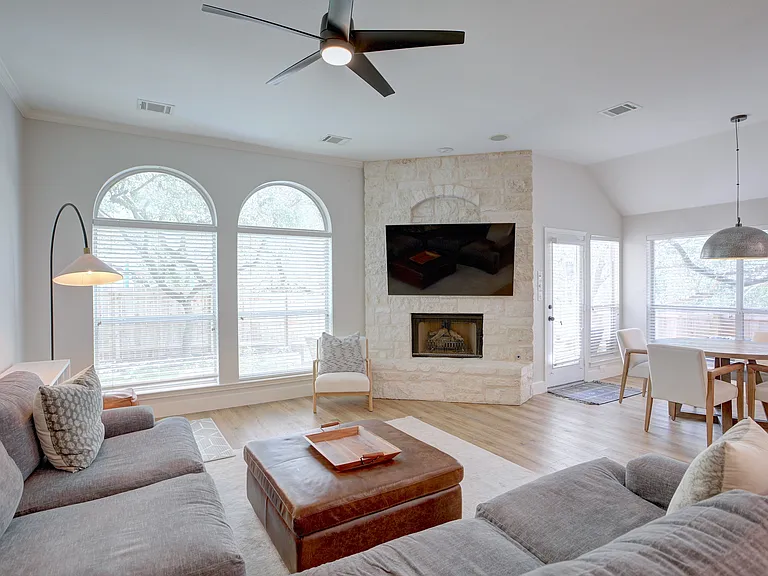 4117 Gazley Ln — Photo 2