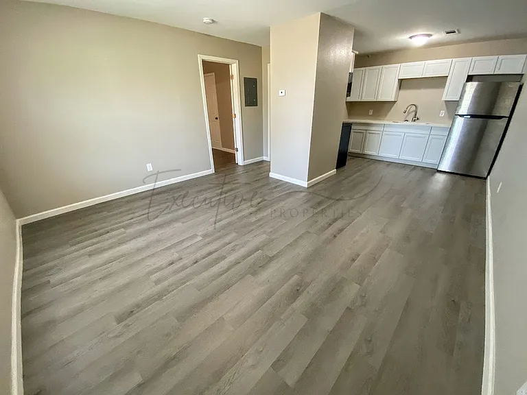 909 Wilder St — Photo 2
