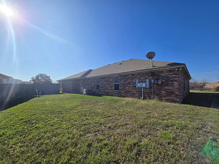 4207 Thunder Creek Dr — Photo 23