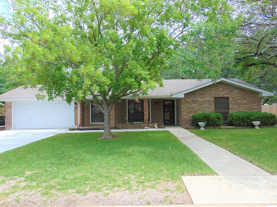 1st image of 213 Evergreen Dr