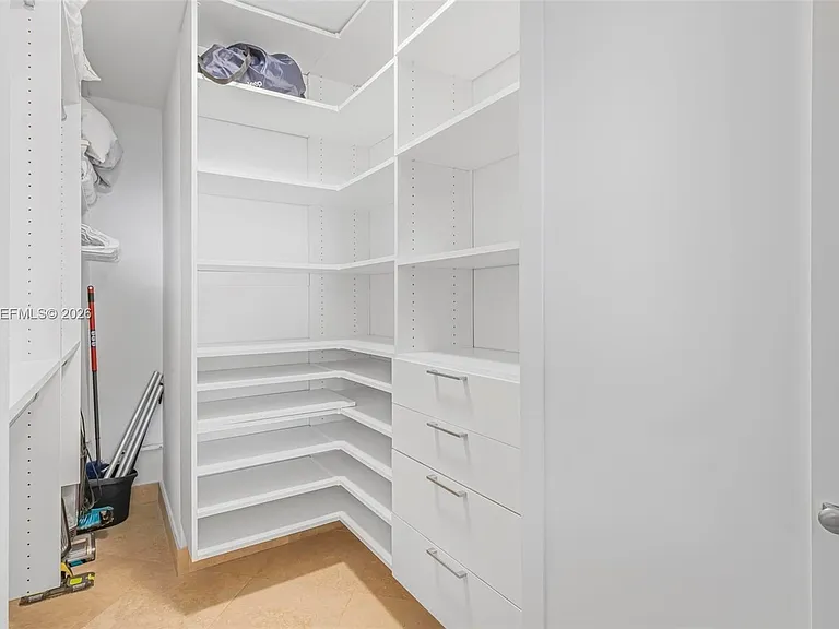540 Brickell Key Dr #L11 — Photo 21