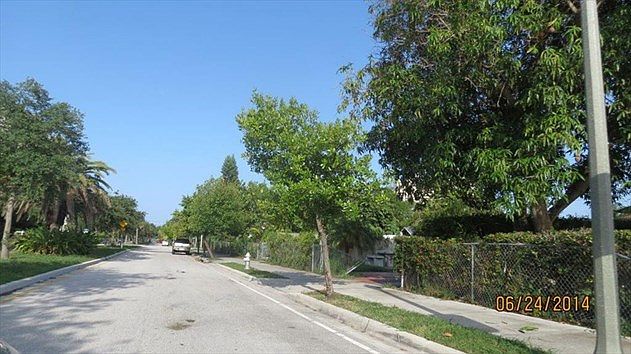 2nd image of 436 54th St