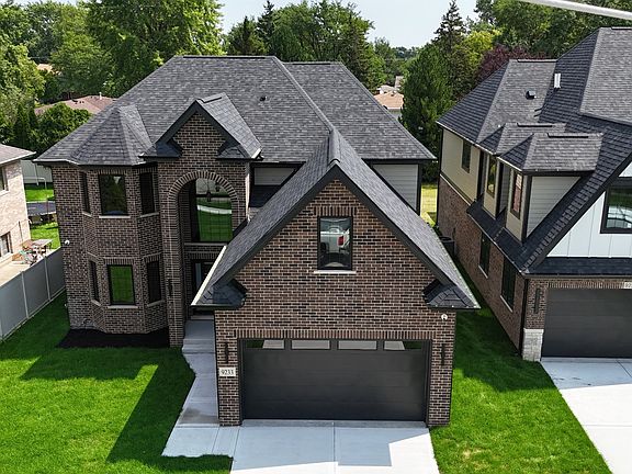 4th image of 9235 Crescent Ct