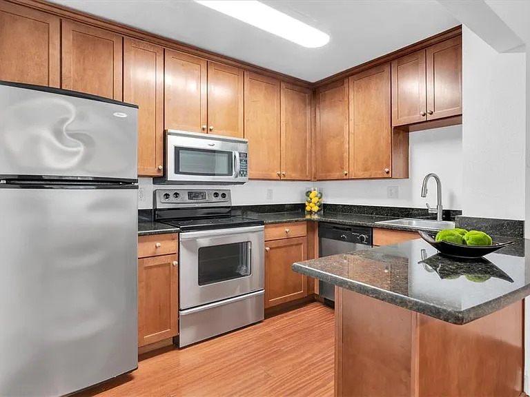 210 5th Ave S #403 — Photo 11
