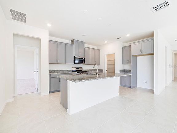 4th image of 683 Citrus Grv