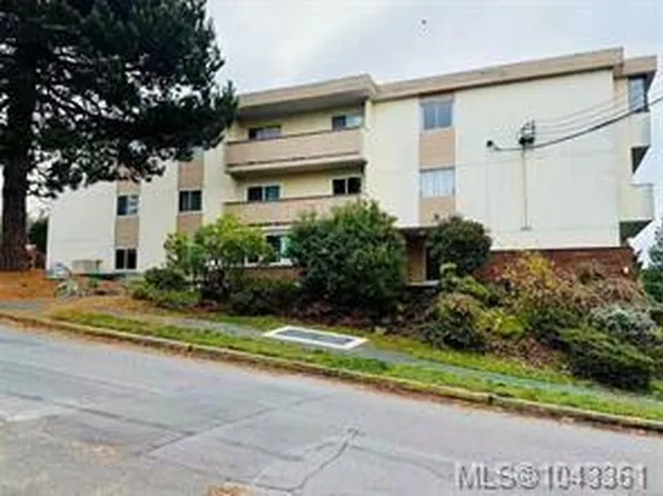 1597 Midgard Ave #303, Saanich, BC V8P 2Y2