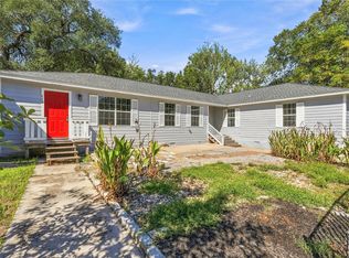 417 N Blanco St, Lockhart, TX 78644