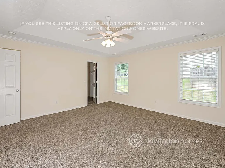555 Wellington Ln — Photo 8