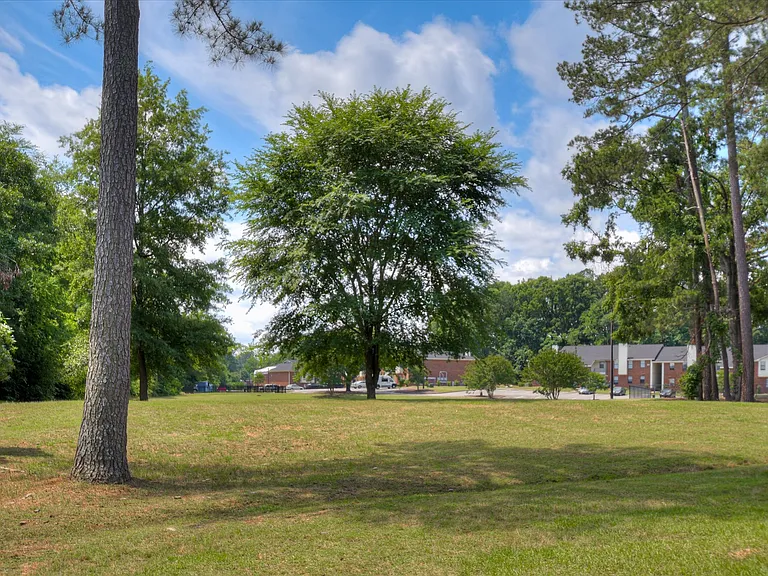 Hunters Run Apartments — Photo 5