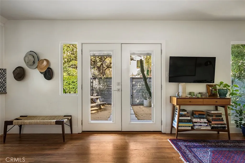 2 bed, 782 sqft, $3,995 — Photo 3