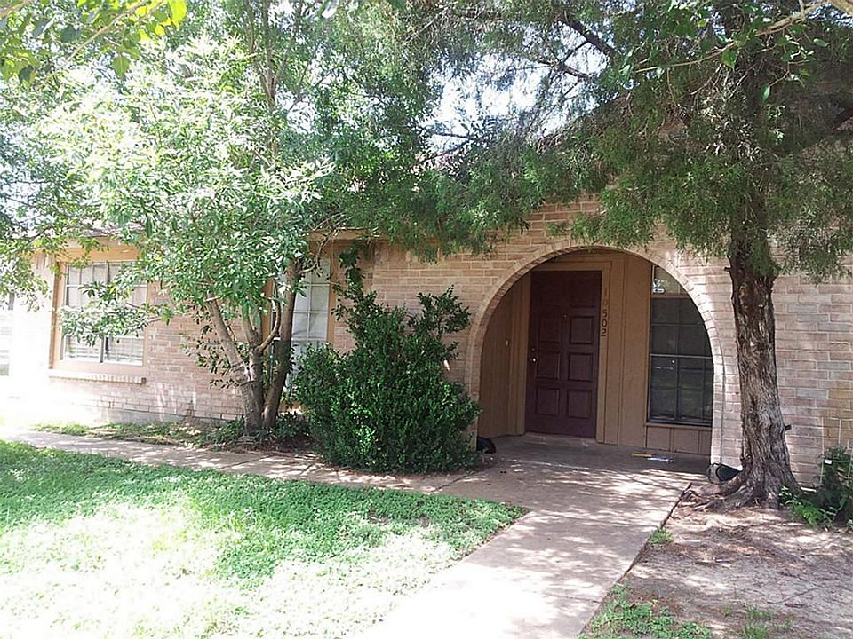1st image of 19502 Woodglen Dr