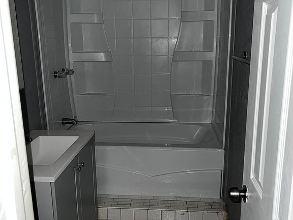 4th image of 6245 S 121st Ave