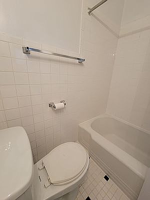 5th image of 35 E 30th St APT 3D