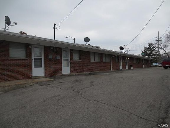 3rd image of 2501 Maywood Ave