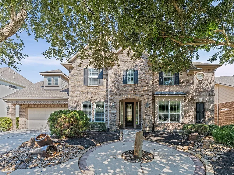 7 N Beech Springs Cir — Photo 2