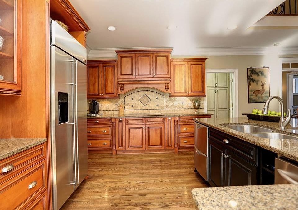 1st image of 1905 River Falls Dr