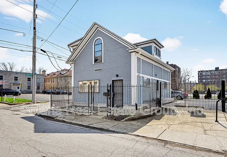 145 E 14th St — Photo 2